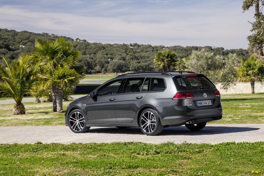 Volkswagen Golf GTD Variant 2015 года  (фото 19 из 25)